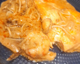 Foto del paso 11 de la receta: Salmón en salsa de gambas con angurinhas