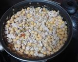 Foto del paso 3 de la receta: Garbanzada de pavo y setas con papas fritas