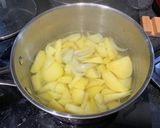 A picture of step 5 of Baked garlic potato.