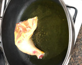 Foto del paso 1 de la receta: Pollo en salsa de cebolla y setas