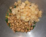 Foto langkah ke 5 dari resep Tumis Cecek Tempe Kacang.