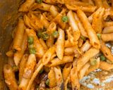 Foto del paso 7 de la receta: Macarrones cremosos de verduras con setas y guisantes