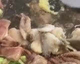 Foto del paso 6 de la receta: Fideuà de mariscos, con sepia sucia, galeras y gambones