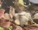 Foto del paso 6 de la receta: Fideuà de mariscos, con sepia sucia, galeras y gambones