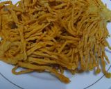 Foto langkah ke 2 dari resep Jamur enoki krispi.