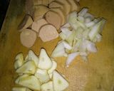 Foto langkah ke 3 dari resep Tumis Sawi Wortel Sosis.