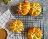 Foto langkah ke 4 dari resep Korean Garlic Bread.