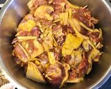 Hình bước làm 1 của món Gà vịt kho gừng