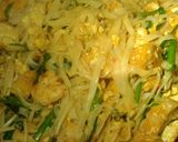 A picture of step 6 of Pad Thai (Thai Stir-Fried Noodles).