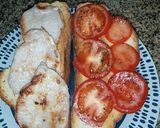 Foto del paso 3 de la receta: Tostada de pan de pueblo con lomo y tomate
