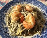 Foto del paso 5 de la receta Gambones al ajillo con gulas y cebolla 🦐🍽