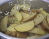 Foto langkah ke 2 dari resep Potato Wedges.
