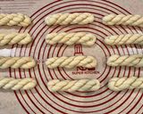 A picture of step 3 of Twisted Dough Pastry (Ma Hua).