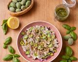 صورة لخطوة 2 من وصفة سلطة لوز اخضر