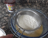 Foto del paso 3 de la receta: Muffins de banana rellenos de dulce de leche