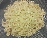 Foto langkah ke 1 dari resep Bakwan Mie Tepung Instant.