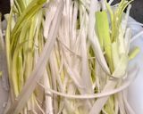Foto del paso 1 de la receta: Puerros a la carbonara 🍝🥓🥬