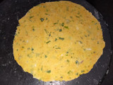ગ્રીન ઓનિયન એન્ડ ગાર્લીક થેપલા (Green Onion & Garlic Thepla Recipe in Gujarati)