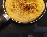 Foto del paso 8 de la receta: Tortilla de calabacín con cebolla al estilo de mi madre, mi portuguesa favorita
