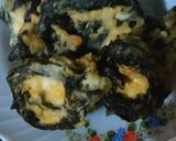Foto langkah ke 5 dari resep Daun singkong gulung.