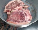 Foto del paso 1 de la receta: Bifes de cima a la plancha con zapallo