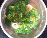 Foto langkah ke 1 dari resep Brokoli Baso Saus Tiram.