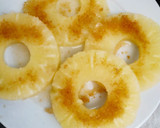 Foto del paso 5 de la receta: Solomillo rebozado con piña y puré de manzanas