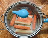 Hình bước làm 3 của món Kimpap thanh cua