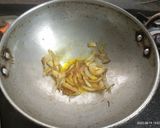 A picture of step 2 of Simple Masala Prawn Curry.
