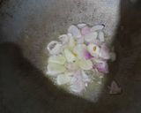 Foto langkah ke 3 dari resep Bubur Telur Wortel - MPASI Praktis 7 Bulan.