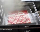 Foto langkah ke 11 dari resep Roti Tawar Batik Merah Putih.