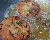 A picture of step 4 of Rice cutlets.