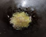 Foto langkah ke 2 dari resep Tumis Kol Telur Pedas.