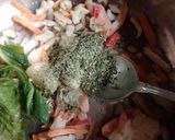 Foto del paso 3 de la receta: Consomé de cabezas de pescado