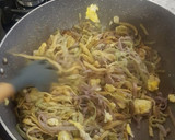 Foto langkah ke 4 dari resep Kwetiau Goreng Simpel.