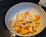 Foto langkah ke 4 dari resep Vegetable Japanesse Curry.