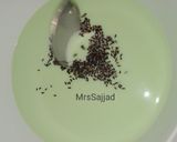 A picture of step 3 of Ice cream shake.