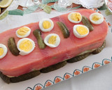 Foto del paso 7 de la receta: Pastel de salmón ahumado con ensaladilla