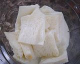 Foto langkah ke 1 dari resep Rainbow bread pudding.