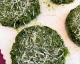 Foto del paso 5 de la receta Hamburguesas de pollo, queso y espinacas ¡caseras! En la freidora de aire (Airfryer)
