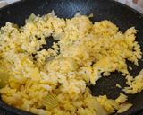 Foto langkah ke 4 dari resep Nasi Goreng Sambal Roa.