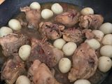 Gà kho trứng cút