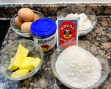 Foto del paso 1 de la receta: Bizcocho de batata, coco y dulce de leche