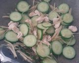รูปขั้นตอนการทำที่ 2 ของ ไก่ผัดแตงกวา