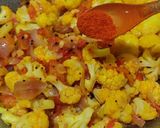 A picture of step 5 of Cauliflower Curry.