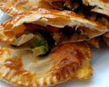 Foto del paso 6 de la receta: Empanadillas de calabacín y cebolla