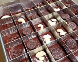Foto langkah ke 7 dari resep Fudgy and Shiny Brownies Milo Panggang sekat.