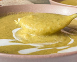 Foto del paso 2 de la receta: Crema de puerros y calabacín con curry