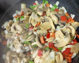 Foto del paso 4 de la receta: Pollo al horno envuelto en champiñones