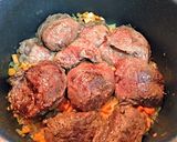 Foto del paso 4 de la receta: Carrilleras de cerdo al vino tinto